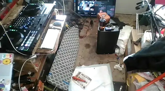 tongueispowerr6d9 online show from January 14, 2025, 3:36 pm