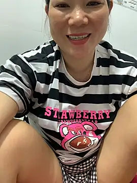 Snapshot of Baby-bigtits chatting on March 11, 2025, 11:12 am Baby-bigtits online show from March 11, 2025, 11:12 am