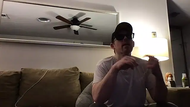 Snapshot of Rock_Pierce chatting on March 13, 2025, 9:48 pm Rock Pierce online show from March 13, 2025, 9:48 pm