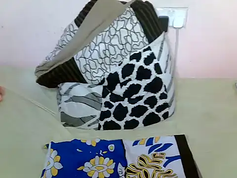 sweet rozie online show from October 16, 2025, 5:05 am