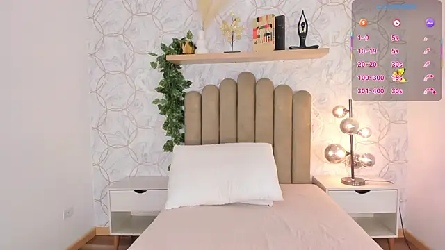 Snapshot of Roma__love chatting on September 24, 2025, 12:00 pm Roma love online show from September 24, 2025, 12:00 pm