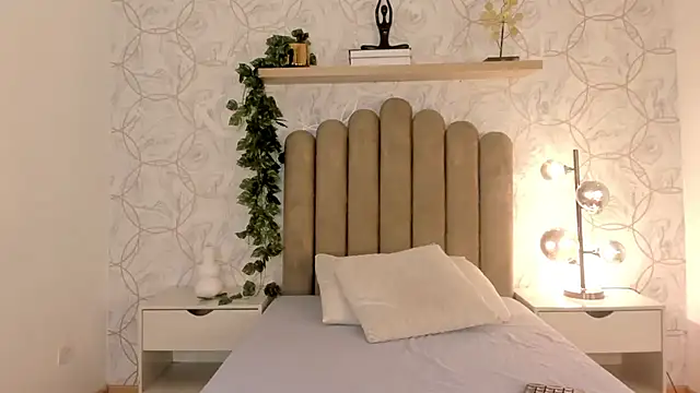 Snapshot of Roma__love chatting on March 3, 2025, 11:22 am Roma love online show from March 3, 2025, 11:22 am