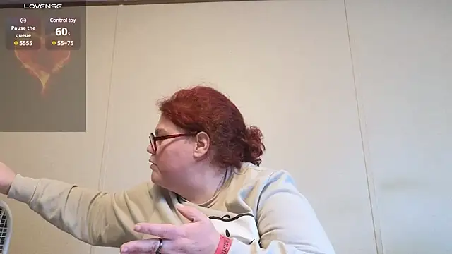 Snapshot of EmberCum chatting on February 6, 2025, 5:09 pm EmberCum online show from February 6, 2025, 5:09 pm
