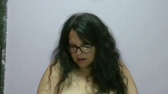 kassandra02 online show from April 22, 2026, 3:02 am