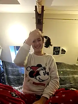 Snapshot of LoLa-69-X chatting on November 20, 2025, 7:20 am LoLa-69-X online show from November 20, 2025, 7:20 am