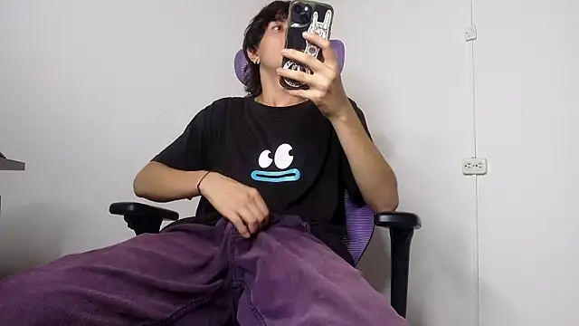 alex connorr online show from February 11, 2026, 12:54 am