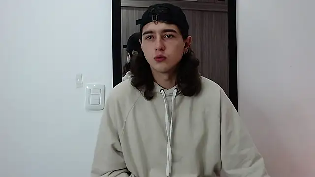 Snapshot of alex_connorr chatting on February 9, 2025, 8:34 pm alex connorr online show from February 9, 2025, 8:34 pm