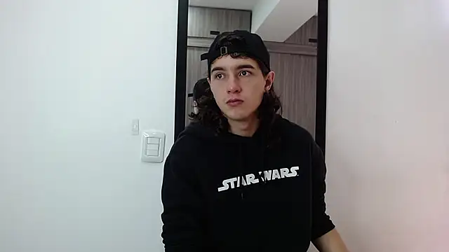 Snapshot of alex_connorr chatting on February 11, 2025, 2:57 pm alex connorr online show from February 11, 2025, 2:57 pm