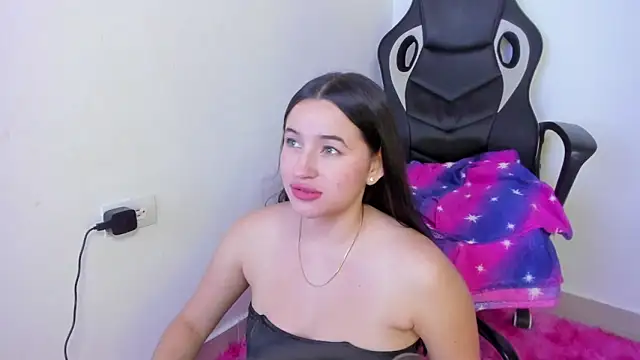 Snapshot of Sophie_spencer1 chatting on December 2, 2025, 3:41 am Sophie spencer1 online show from December 2, 2025, 3:41 am