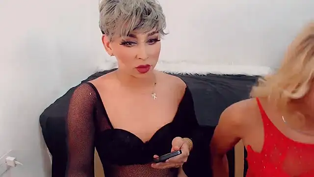 Snapshot of New_Dolls chatting on January 9, 2026, 6:20 am New Dolls online show from January 9, 2026, 6:20 am