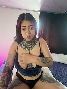 Snapshot of aliensexy chatting on May 17, 2026, 8:42 pm aliensexy online show from May 17, 2026, 8:42 pm