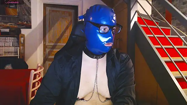 punky233 online show from December 18, 2025, 4:44 pm