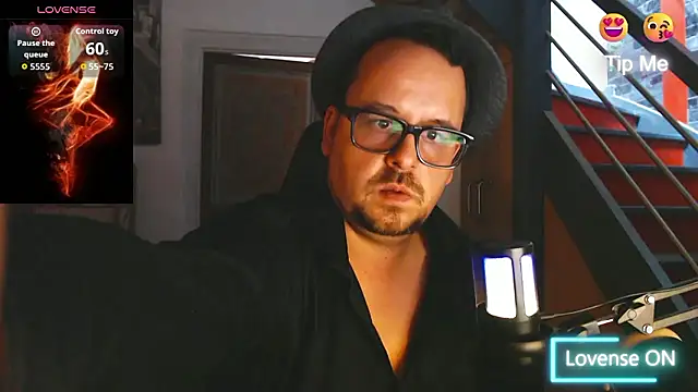 punky233 online show from September 15, 2025, 2:06 pm