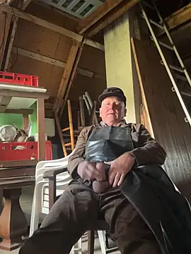 Snapshot of oldgayman chatting on October 3, 2025, 11:01 am oldgayman online show from October 3, 2025, 11:01 am