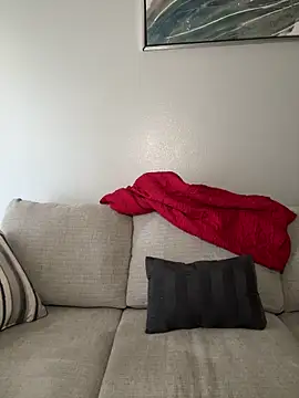 juicyyy323 online show from December 4, 2025, 9:14 pm