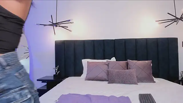 Snapshot of alaia7h chatting on February 8, 2026, 7:44 pm alaia7h online show from February 8, 2026, 7:44 pm