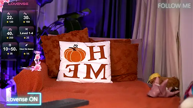 EmilyRaymont online show from November 21, 2025, 3:38 am