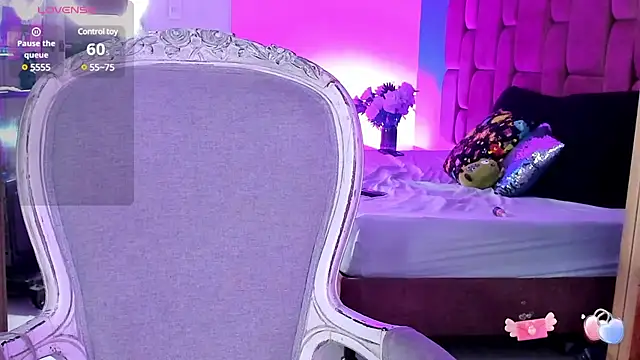 Snapshot of NinaInk chatting on March 10, 2025, 11:01 am NinaInk online show from March 10, 2025, 11:01 am