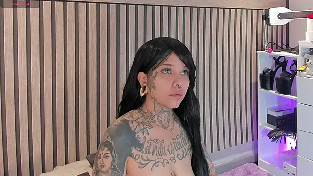 Snapshot of NinaInk chatting on February 12, 2026, 12:49 pm NinaInk online show from February 12, 2026, 12:49 pm