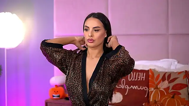 Snapshot of AlmaLuv chatting on November 10, 2025, 4:50 am AlmaLuv online show from November 10, 2025, 4:50 am