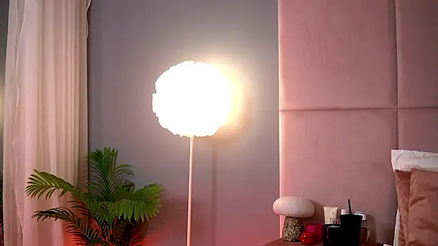 AlmaLuv online show from March 17, 2026, 4:37 am