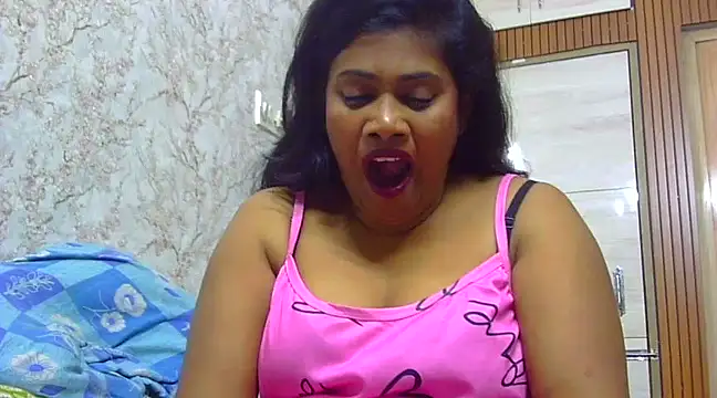 sexy roma online show from March 15, 2025, 1:18 pm