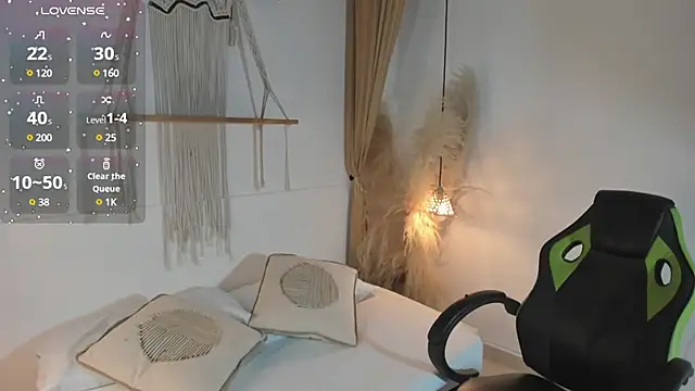 Snapshot of violetta_mendoza_ chatting on February 20, 2025, 2:07 am violetta mendoza online show from February 20, 2025, 2:07 am