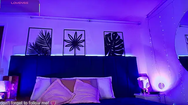 Tifanny grey online show from December 15, 2025, 8:03 pm