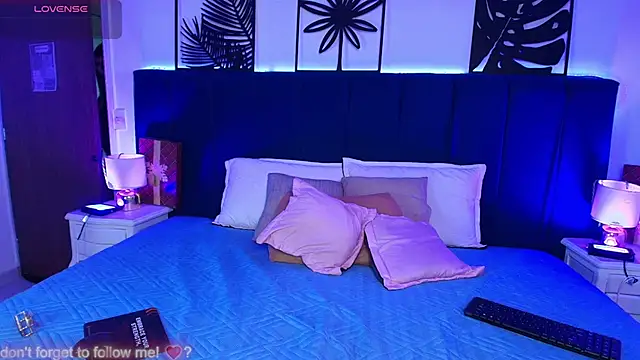 Tifanny grey online show from January 13, 2026, 7:40 pm