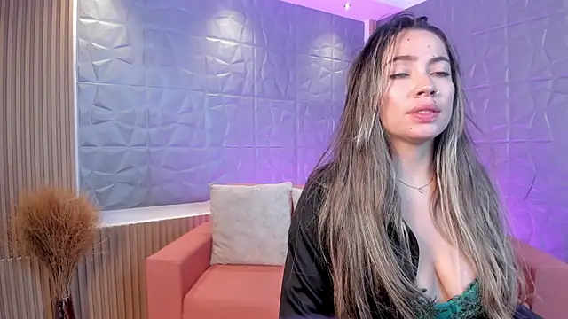 Snapshot of Alessia_Taylorr chatting on February 25, 2025, 12:16 pm Alessia Taylorr online show from February 25, 2025, 12:16 pm