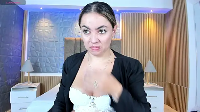 Alessia Taylorr online show from October 15, 2025, 12:13 pm