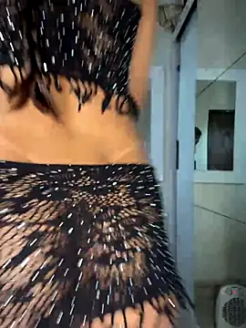 Snapshot of Indiazinhax chatting on November 28, 2025, 10:48 am Indiazinhax online show from November 28, 2025, 10:48 am