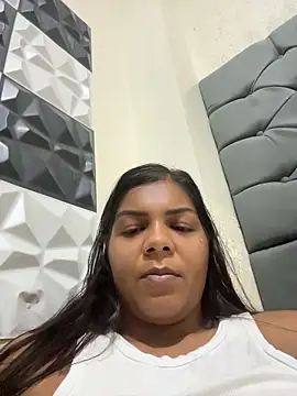 Indiazinhax online show from May 23, 2026, 11:15 pm