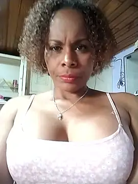 Camille rose  online show from November 4, 2025, 5:06 pm