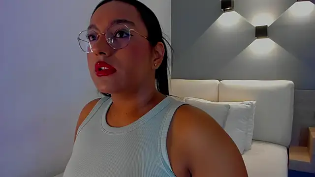 ellamontoya online show from September 25, 2025, 10:54 am