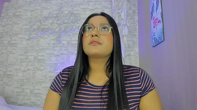 ellamontoya online show from March 21, 2025, 4:39 am