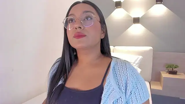 ellamontoya online show from October 7, 2025, 12:17 pm