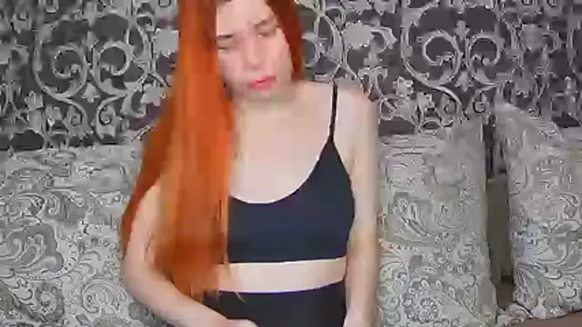 ElllaNuar online show from December 4, 2025, 6:23 am