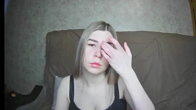 ElllaNuar online show from March 12, 2025, 5:46 am