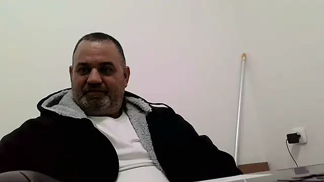 your man85 online show from February 1, 2025, 9:19 pm