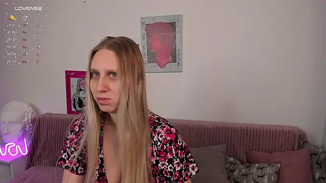 Snapshot of miissblonde chatting on February 2, 2025, 3:21 am miissblonde online show from February 2, 2025, 3:21 am