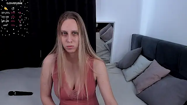 Snapshot of miissblonde chatting on February 23, 2025, 8:28 am miissblonde online show from February 23, 2025, 8:28 am