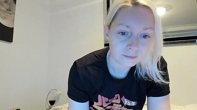 Snapshot of BetterThanYourEx69 chatting on January 5, 2025, 3:45 pm BetterThanYourEx69 online show from January 5, 2025, 3:45 pm