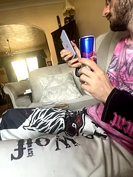 EE123458 online show from September 19, 2025, 1:59 pm