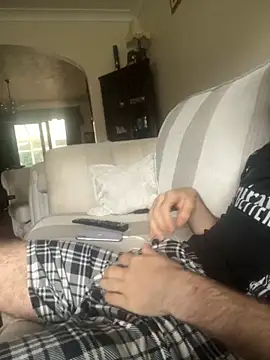 EE123458 online show from October 3, 2025, 12:50 pm