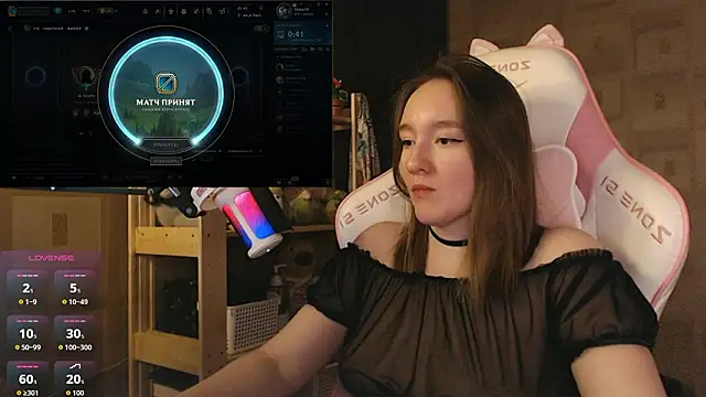 Snapshot of MoonlishSiren chatting on March 3, 2026, 9:22 pm MoonlishSiren online show from March 3, 2026, 9:22 pm