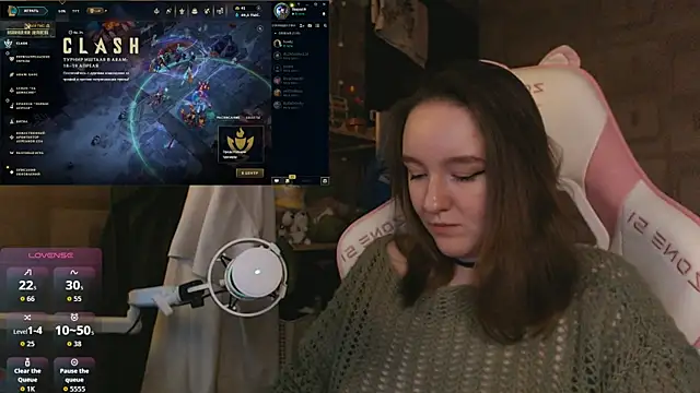 Snapshot of MoonlishSiren chatting on April 13, 2026, 9:19 pm MoonlishSiren online show from April 13, 2026, 9:19 pm