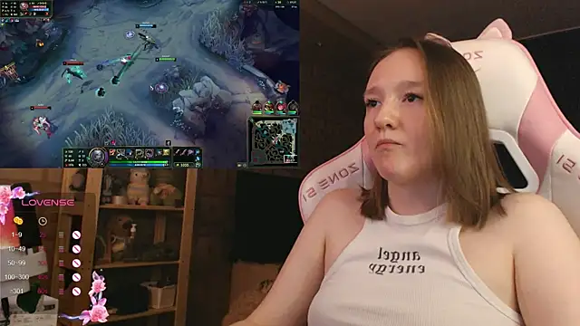 MoonlishSiren online show from November 23, 2025, 6:29 pm