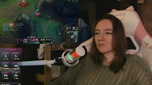 Snapshot of MoonlishSiren chatting on April 15, 2026, 8:09 pm MoonlishSiren online show from April 15, 2026, 8:09 pm