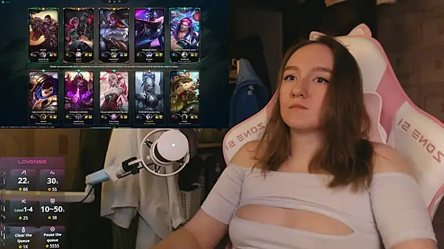 Snapshot of MoonlishSiren chatting on April 11, 2026, 8:23 pm MoonlishSiren online show from April 11, 2026, 8:23 pm